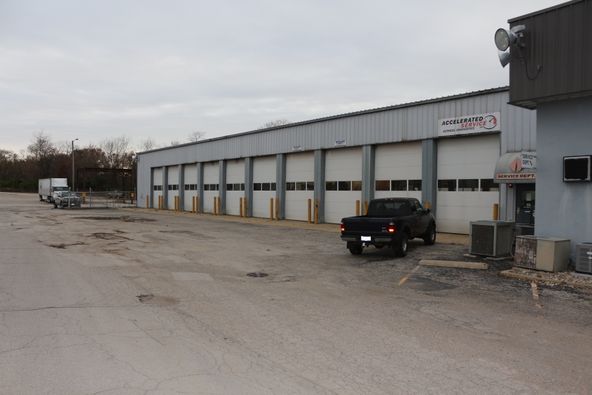 401 S Dirksen Pkwy, Springfield, IL 62703
